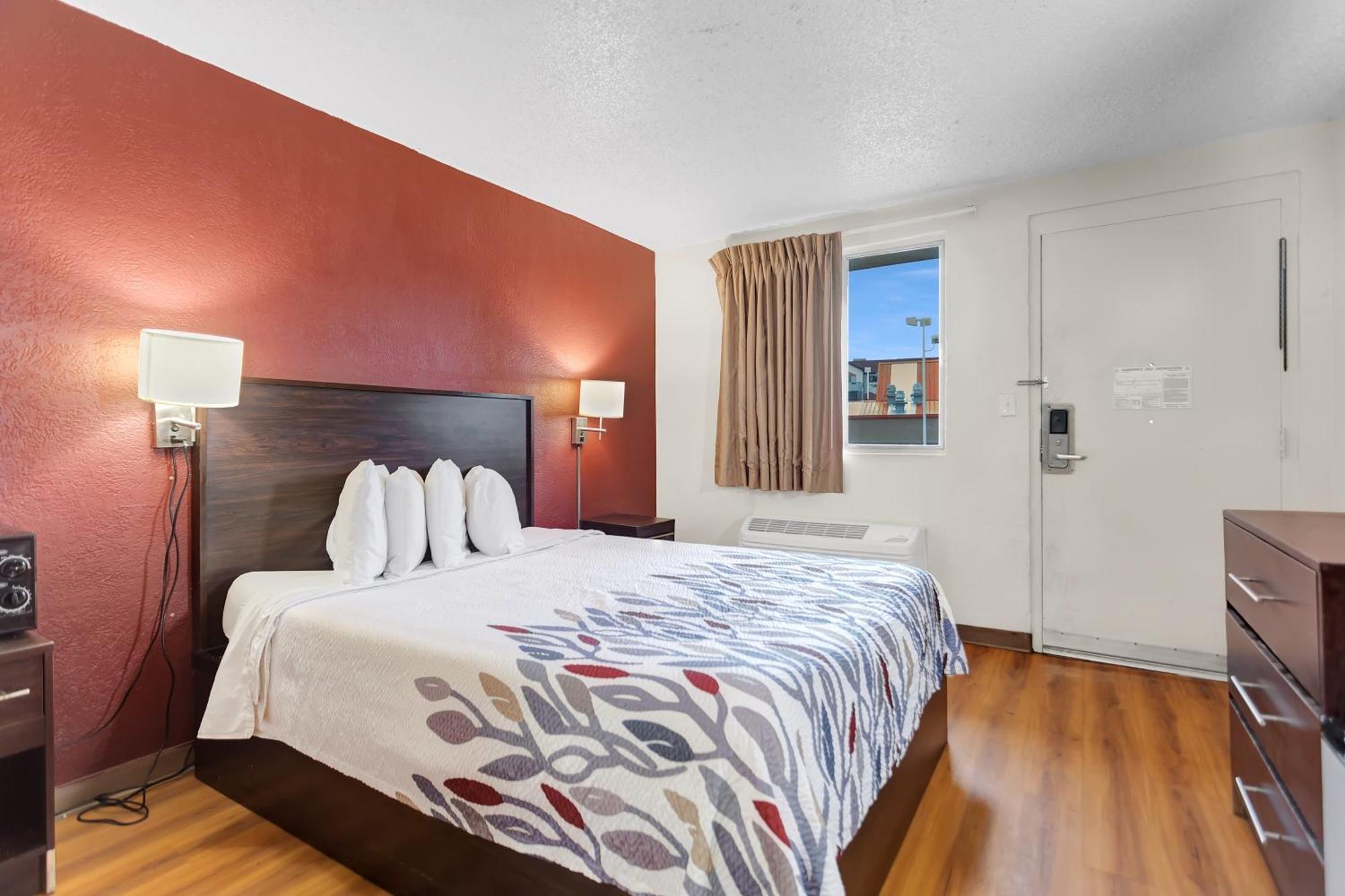 Qubed San Antonio Hotel Bagian luar foto